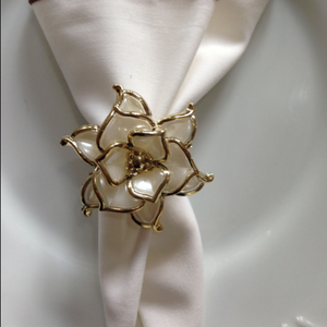 Rond de serviette en métal élégant fini or fait à la main décoration de table accessoires en métal fête d'anniversaire de mariage anneau de serviette en métal - Product Image 6