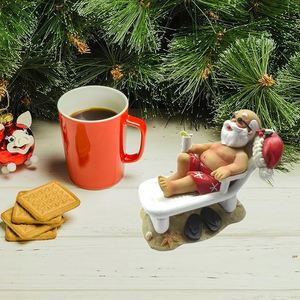 Statuette de Père Noël sur chaise longue de plage, Père Noël, conçue pour la plage, idéale pour les fêtes à thème - Product Image 2
