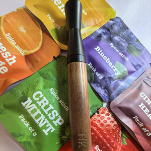 Aromathérapie <span class=keywords><strong>d</strong></span>'huile pour inhalation de cigarettes en bâton <span class=keywords><strong>à</strong></span> saveurs multiples personnalisée pour aider <span class=keywords><strong>à</strong></span> arrêter de fumer avec des noyaux aromatiques jetables - Product Image 4