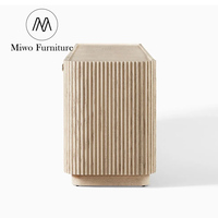 Meuble TV contemporain en bois massif, console multimédia moderne avec poignées en laiton, tiroirs et armoires de rangement, meuble TV pour salon