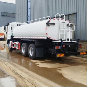 Camión Cisterna de Agua para Uso Pesado ISUZU GIGA 6x4 de 20000L, Camión de Riego en Venta - Product Image 5