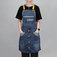 Tablier en jean lavé pour uniforme de personnel, réglable, à bretelles croisées, personnalisable, sans manches, pour restaurants et cafés, vente en gros