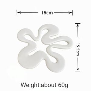 Modern Design Irregular <b>Coaster</b> Heat Resistant Flower Shape Cup Mat Non-Slip Table Trivet Heat Insulation Eco-Friendly Reusable - Product Image 2