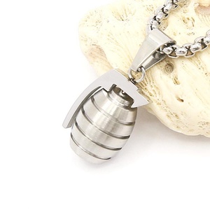 Collier pendentif grenade/bombe en acier inoxydable doré pour homme et enfant, style hip-hop - Product Image 5