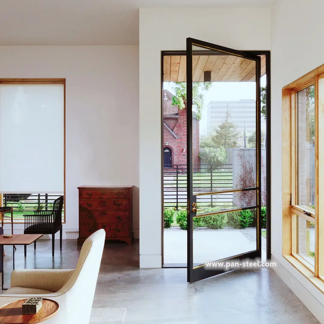現代的な炭素鋼の窓とドアの家の内部コルテン鋼のドアと窓のピボットドア