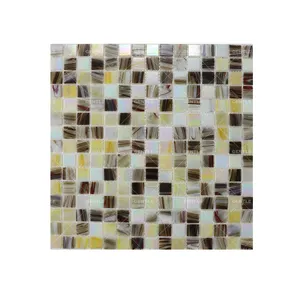 Artista de estilo español 20*20mm teñido marrón iridiscente amarillo y blanco mosaico de vidrio de fusión en caliente para salpicaduras