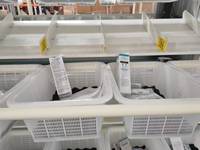 Machine de tri automatique de petits colis sur mur, 50-200 canaux personnalisés, solution de tri robotisée pour entrepôt de transit de coursiers