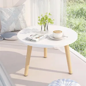 Простой деревянный круглый журнальный столик с окном и ножками из массива дерева, чайный столик для спальни
