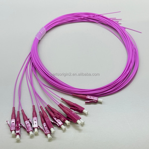 Pigtail de Fibra Óptica OM4 Magenta LSZH de Alta Precisión y Baja Pérdida, Conector LC UPC para Empalme en Gabinete ODF - Product Image 4