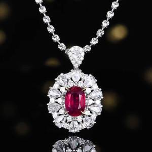 Anillo de rubí de sangre de paloma ovalado de oro de 18 quilates, joyería fina, piedra principal de 1.07 quilates con 55 diamantes grandes para compromiso de mujer - Product Image 6