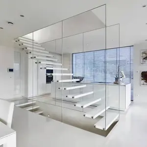 Escalier intérieur moderne avec marches en bois, marche intérieure, normes eu/canadienne, modèle