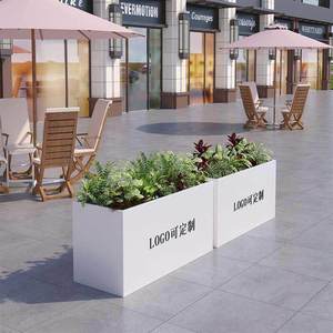 Jardinière rectangulaire moderne en métal sur mesure pour extérieur, pot de plantation spécialisé pour fleurs et plantes, idéal pour terrasses et jardins. - Product Image 6