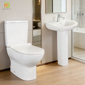 Inodoro de dos piezas con doble descarga para baño, juego de inodoro de cerámica montado en el suelo con bidé para hotel, de fábrica. - Product Image 3
