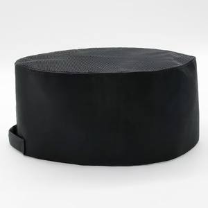 La parte superior de la gorra está bien ventilada y el ajuste con velcro en la parte posterior permite que se adapte a la mayoría de los tamaños de cabeza. - Product Image 4