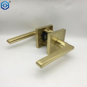 ตัวล็อกประตูมือจับคันโยกสีทองทนทานสำหรับห้องโถงและตู้เสื้อผ้าวัสดุโลหะผสมสังกะสีปลดล็อกทาง - Product Image 2