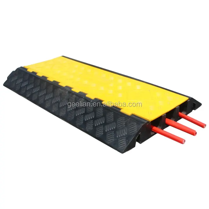 रबर कार रैंप पीला जैकेट पीवीसी सुरक्षा कवर इस्तेमाल किया रबर केबल रैंप/कार रैंप के लिए कार धोने