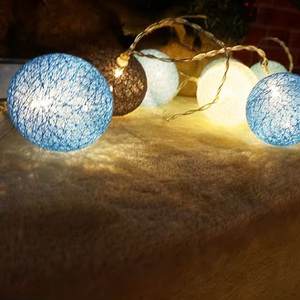 Luci a Sfera LED in Cotone 2025, Mini Catena Luminosa a <span class=keywords><strong>Batteria</strong></span>, Classificazione IP44, Garanzia di 2 Anni, per Natale, Interni ed Esterni - Product Image 1