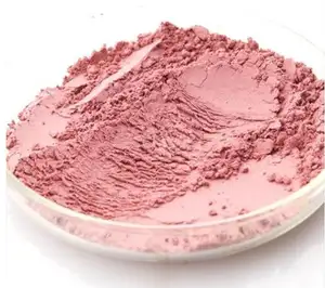 La fabbrica fornisce polvere di petali di rosa in polvere naturale fresca