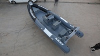Bateau pneumatique de pêche personnalisé de luxe Sport Orca Hypalon PVC 22,6 pieds (6,8 m) avec coque en fibre de verre, type RIB