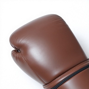 Gants de boxe en cuir marron avec sangle de poignet réglable à scratch, respirants, pour l'entraînement en salle de sport - Product Image 4