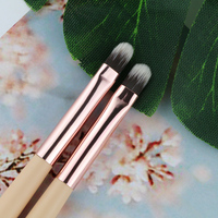 Pinceau de maquillage unique de luxe de qualité supérieure comprenant des pinceaux pour le visage rouge à lèvres pour une routine de beauté complète