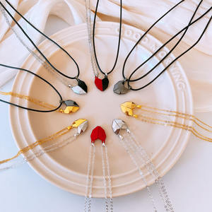 2 PCS/set <span class=keywords><strong>Love</strong></span> Magnet Attire le collier de <span class=keywords><strong>couple</strong></span> Bracelet une paire de pierre de vœux simple et créative Pendentif coeur Chaîne de clavicule - Product Image 1