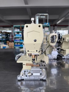 Machine à coudre industrielle RONMACK RM-787T-356-EWT-L600 à point de chaînette, couteau tubulaire central gauche, alimentation manuelle, moteur à engrenages - Product Image 3