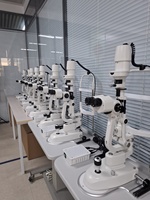 Lámpara de Hendidura Oftálmica SL-F5 con Óptica Superior para Examen Ocular Diagnóstico Avanzado Profesional para Hospitales y Clínicas Oftalmológicas Privadas