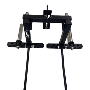 Accessoire d'entraînement universel en acier pour poulie à charge libre, pour exercices de pectoraux, extension de bras et élévation latérale des bras - Product Image 1