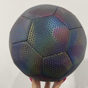 Balón de Fútbol Holográfico Reflectante Nuevo al por Mayor con Logotipo Personalizado - Product Image 1