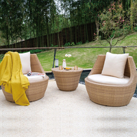 Moderne Garten-Rattan-Bartisch-Sets Terrassenmöbel Rattan-Stuhl und -Tisch im Garten-Bistro-Set