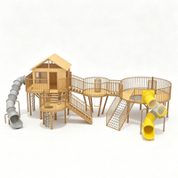 Structure de jeu extérieure en bois pour enfants, en forme de maisonnette, avec toboggan et structure d'escalade, sûre, durable et personnalisable, pour les 3-12 ans