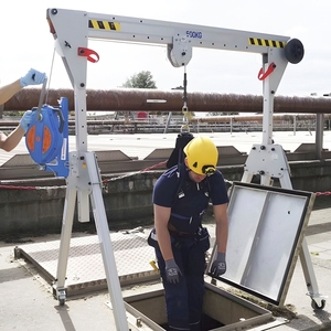 Op Maat Gemaakte Fabricage 1 Ton 2 Ton 3 Ton 5 Ton Verstelbare Aluminiumlegering Een <span class=keywords><strong>Frame</strong></span> Hefbrug Te Koop - Product Image 6