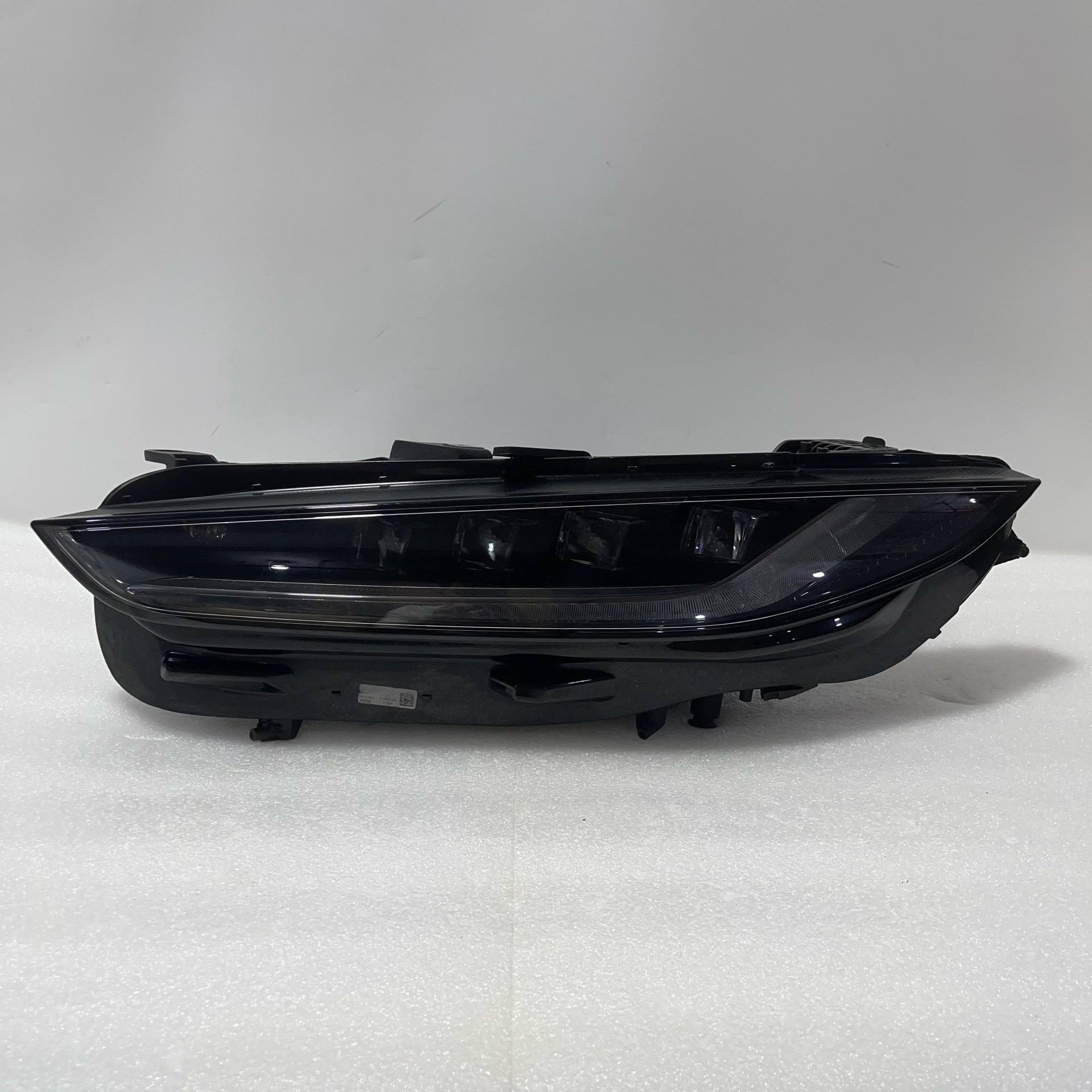 สีขาวอบอุ่น