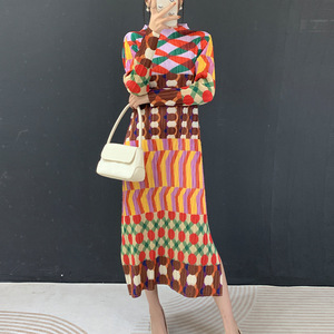 Nouvelle Collection Été 2026 : Robe Plissée Décontractée Miyake, Col Semi-Montant Coloré Tendance, Grande Taille – Vente en Gros de Vêtements - Product Image 1