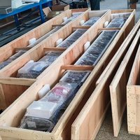 Robot de nettoyage de panneaux solaires avec 4 à 6 heures d'autonomie, modes de nettoyage à sec et de lavage pour les centrales solaires, Multifit MR-G2