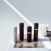 5ml 8ml 10ml Prêt Stock De Luxe Noir rose Blanc Bleu Aimant Couvercle Voyage Atomiseur Portable Bouteille De Parfum