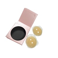 Usine de couverture de pasties de mamelon en silicone personnalisée haut de gamme en gros avec doublure en papier magnétique et insert en éponge