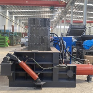 Presse compacteuse hydraulique d'occasion pour ferraille, acier, métal, carrosserie de voiture, modèle KPW-81-160T à entraînement hydraulique, prix de vente - Product Image 4