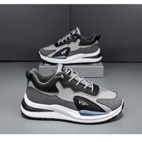 Chaussures de sport durables en tissus haut de gamme pour hommes, avec logo personnalisé, nouvelles chaussures décontractées pour adolescents, style Ins, à semelle épaisse, pour la course à pied