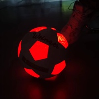 Ballon de football en caoutchouc lumineux LED avec logo personnalisé, qui brille dans le noir, avec un design imprimé
