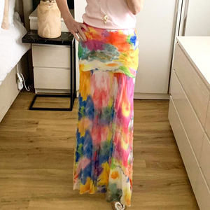 กระโปรงแม็กซี่ทรงบอดี้คอนลำลองแบบธรรมชาติ  รักษ์โลก ระบายอากาศได้ดี ลายดอกไม้สไตล์วินเทจ พิมพ์ลายสีสันสดใส  ตกแต่งด้วยผ้าตาข่ายบางเบา เหมาะสำหรับฤดูร้อน - Product Image 2