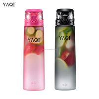 Bouteille d'eau de sport en plastique Tritan à paroi simple YAQI facile à transporter avec couvercle rabattable