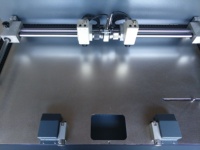 Machine de découpe automatique de plaques PS haute précision à prix direct usine avec alignement CCD par réticule croisé et œillets CTP