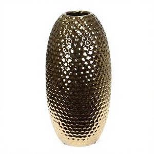 Vase de sol moderne chic en aluminium avec glaçure transparente pour des accents et décorations élégants pour la maison par Axiom Luxurious - Product Image 1