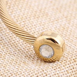 Bracelet en diamant, or 18 carats, design câble, diamant naturel taille brillant rond, unisexe, pour tous les jours - Product Image 4