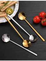 Cuillère à café de luxe en acier inoxydable 304 en forme de fleur, à long manche, finition miroir or/argent, pour desserts, thé, bar et décoration intérieure