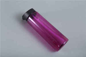 Bouteille d'eau sport en plastique colorée avec couvercle à paille rabattable sans BPA pour les voyages en plein air, la randonnée, design moderne unisexe - Product Image 3