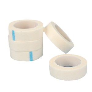 Bande adhésive médicale respirante, étroite (2-5 cm), pour fixation et bandage, stérile, non-tissée, pour usage chirurgical - Product Image 1
