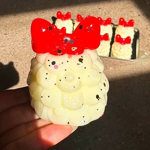 Juguete Antiestrés de Silicona con Forma de Mini Árbol de Navidad y Lazo - Juguete de Mano Suave para Aliviar el Estrés, Diseño Festivo para Niños, Regalo Navideño - Product Image 2